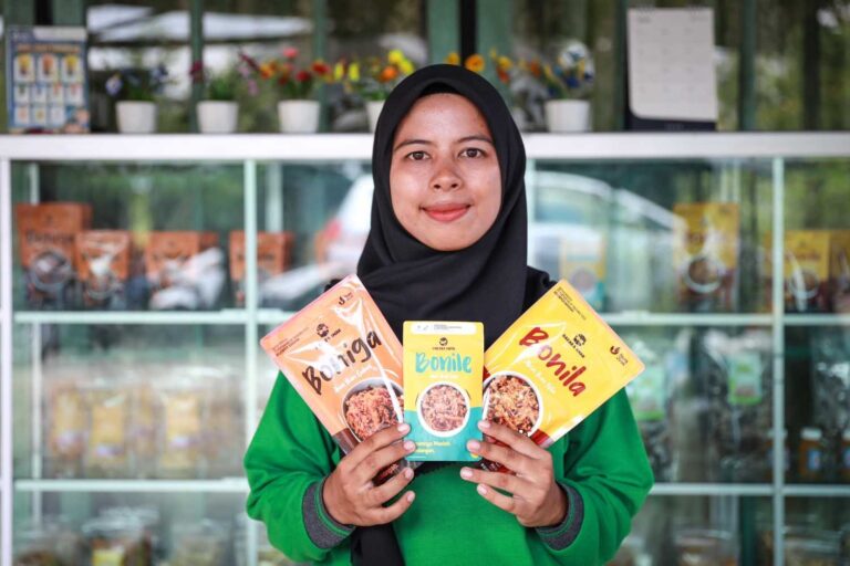 Kuas Jirak, Program CSR PEP Tanjung Field Bantu Perempuan Desa di Tabalong Berdaya Ekonomi