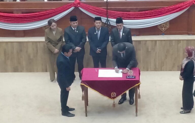 Rapat Paripurna Ke-3 DPRD Samarinda, 4 Raperda Disahkan Jadi Perda