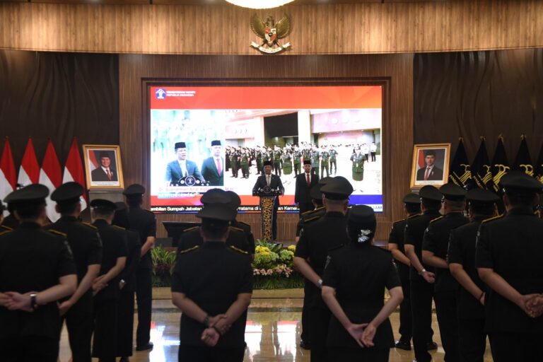 Pelantikan Kakanwil Baru, Menkum Tegaskan Komitmen pada Layanan Publik