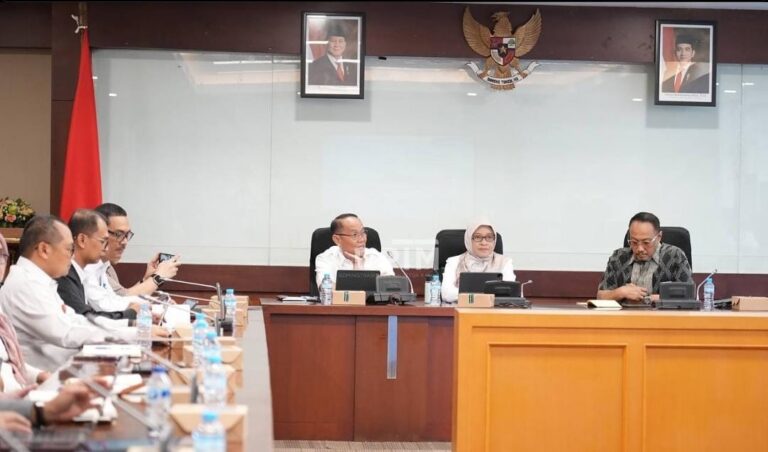 Sekda Sri Pimpin Rapat Program 100 Hari Kerja Rudy-Seno