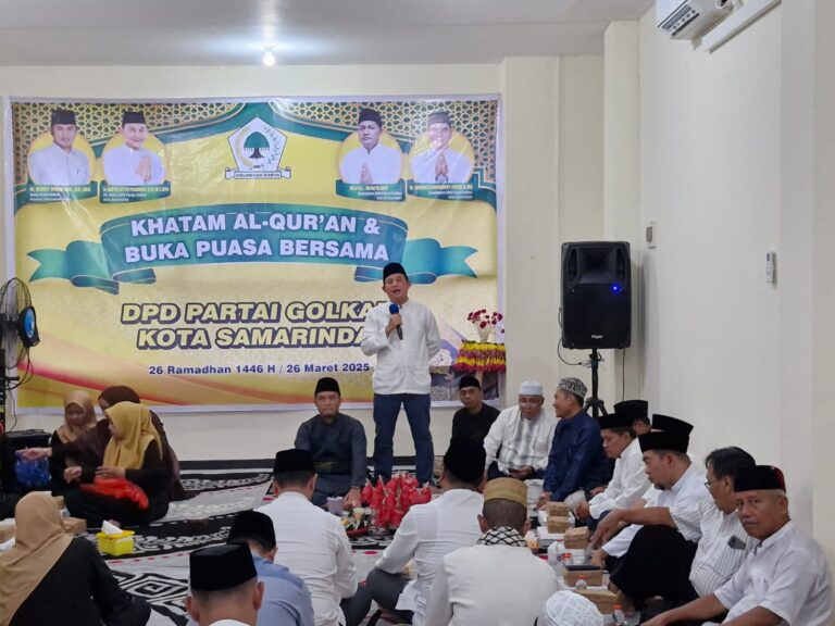 Plt Ketua Partai Golkar Bagikan Paket Bingkisan dan Pererat Solidaritas