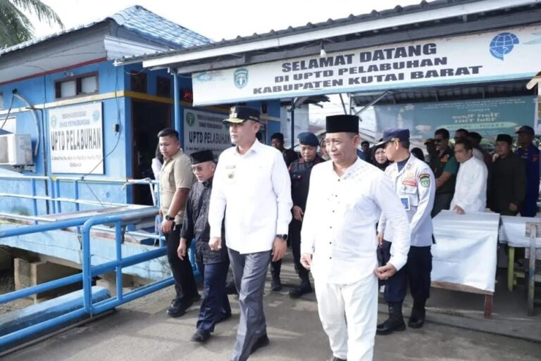 Kunjungi Pelabuhan Kutai Barat, Wagub Seno Pantau Harga Tiket