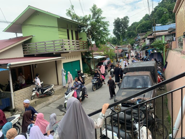 Merajut Silaturahmi Perayaan Idulfitri di Masjid Al-Kamal