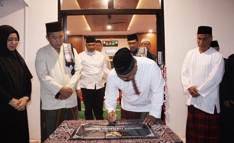 Bupati Kukar Resmikan Langgar Fastabiqul Khairat dan Salurkan Bantuan Rp250 Juta
            
            Telah dibaca : 588 Kali.
