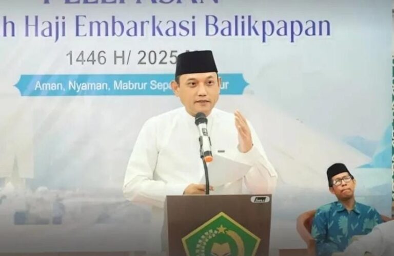 Lepas Jemaah Haji Kloter 1, Seno : Jangan Buru-buru Belanja