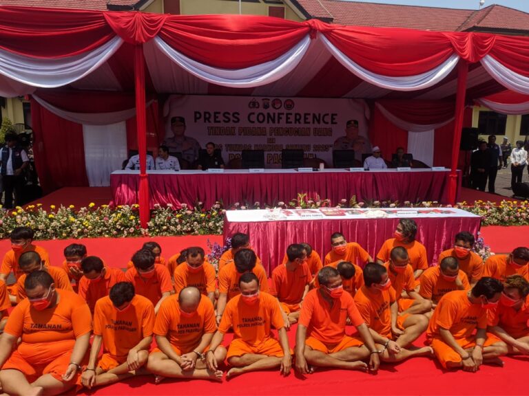 Polres Pasuruan Bongkar Jaringan Narkoba Rp3 Miliar, Sembilan Tersangka Dibekuk