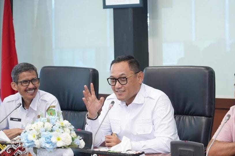 Wagub Seno Aji Dorong Dukungan DPRD Kubar untuk Sukseskan Program Gratispol dan Jospol
            
            Telah dibaca : 1.942 Kali.
