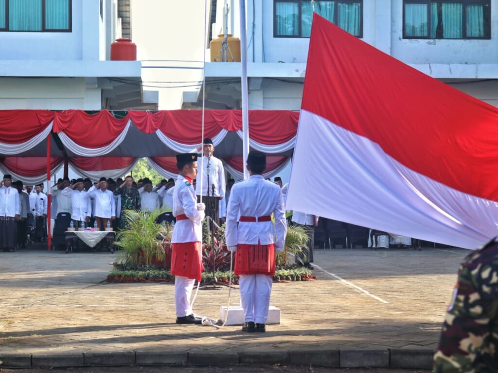 Pasuruan Rayakan 10 Tahun HSN, Wali Kota: Masa Depan Indonesia Ada di Tangan Santri
            
            Telah dibaca : 1.946 Kali.