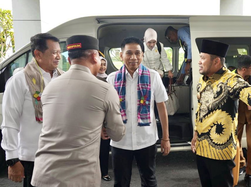 Gubernur Kaltim Sambut Komisi II DPR dan Para Gubernur di Balikpapan