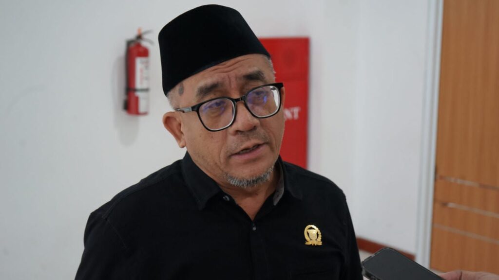 Warga Sungai Kunjang Keluhkan Krisis Air Bersih, Parit Kosong dan Jalan Rusak
Telah dibaca : 1.061 Kali.