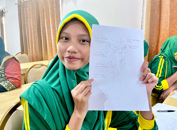 Kelas Fashion Disporapar Samarinda Tumbuhkan Keberanian Berkarya, Sarah Mantap Ingin Jadi Desainer
Telah dibaca : 928 Kali.
