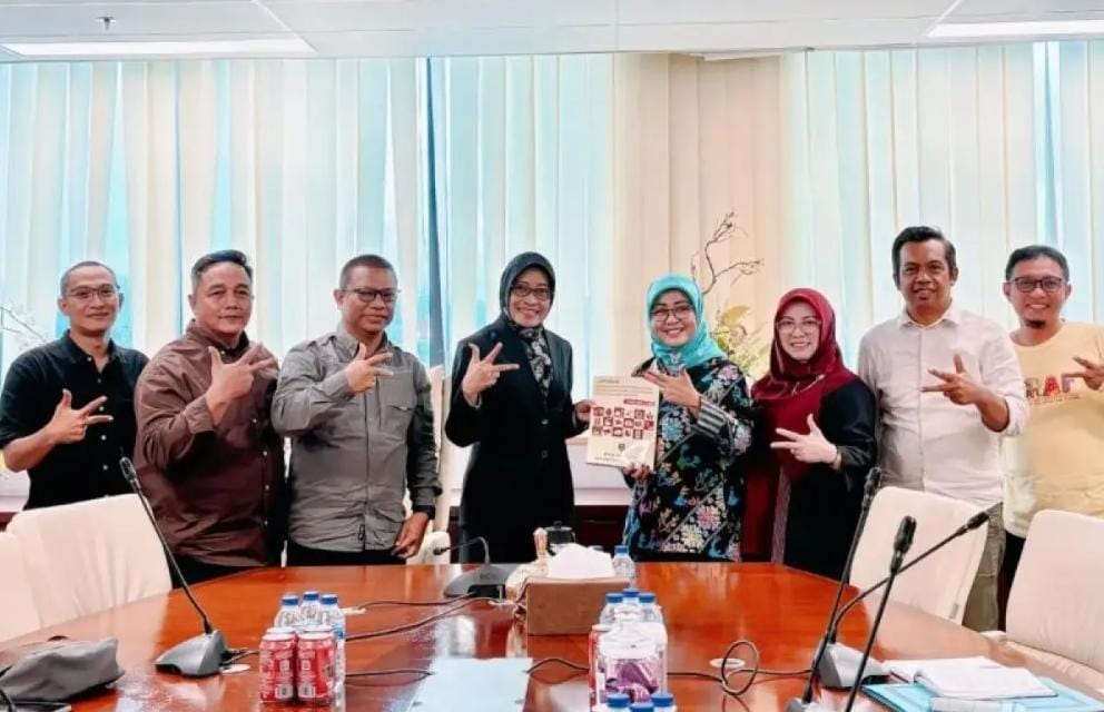 Ekonomi Kreatif Kaltim Tumbuh Konsisten, Kuliner dan Fesyen Dominasi Kontribusi PDRB
Telah dibaca : 1.214 Kali.