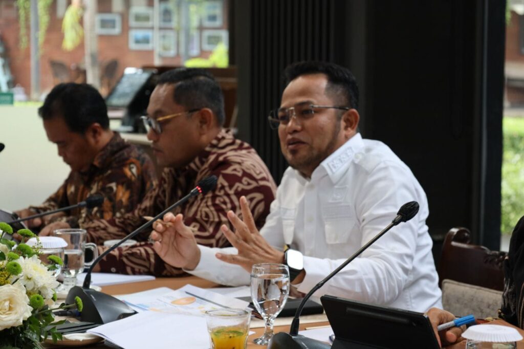 Empati Tanpa Batas, Kaltim Kirim Bantuan Rp7,5 Miliar ke Daerah Terdampak Banjir
Telah dibaca : 1.169 Kali.