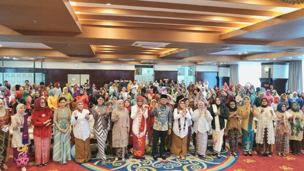 Hari Ibu ke-97, Pemprov Kaltim Perkuat Peran Perempuan Lewat Bazar UMKM
Telah dibaca : 894 Kali.