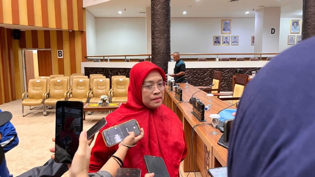 Pedagang Pasar Pagi Desak Transparansi Data dan Kepastian Pembagian Kunci Kios Tahap II
Telah dibaca : 879 Kali.