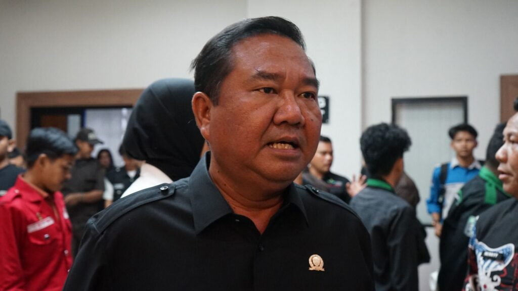 Terima Aspirasi Mahasiswa GERAM, DPRD Kaltim Tegaskan Isu Revisi UU Pilkada Masih Wacana
Telah dibaca : 876 Kali.