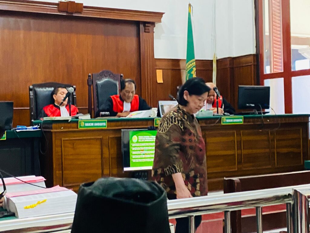 Lanny Mariani Bersaksi di PN Surabaya, Akui Rekening Dikuasai Perusahaan dan Tak Keberatan Novena Dibebaskan
Telah dibaca : 1.189 Kali.