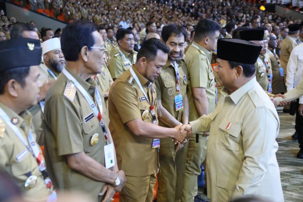 Rudy Mas’ud Perketat Pengawasan Batu Bara, Tegaskan Tak Boleh Ada Kebocoran SDA
Telah dibaca : 884 Kali.