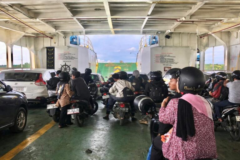 Arus Balik Kalsel Samarinda Lancar, Antrean Terjadi di Penyeberangan Ferry