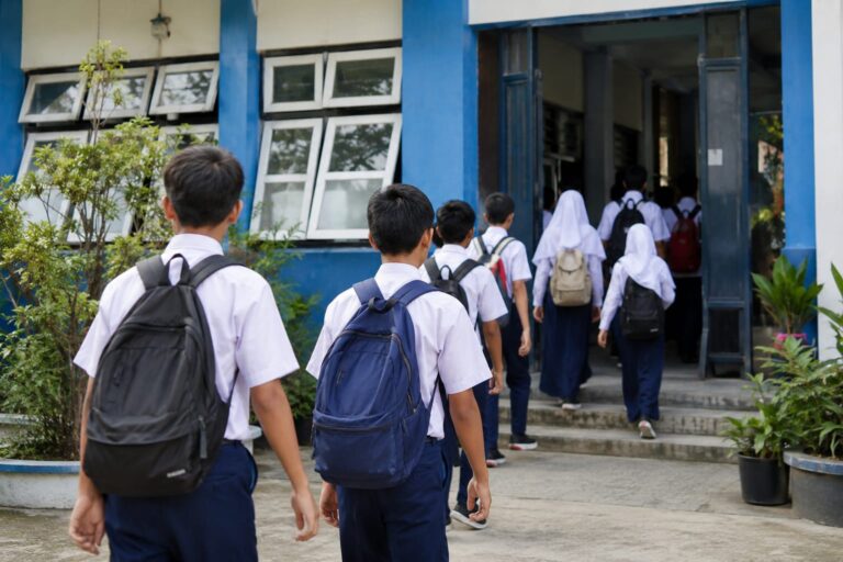 Siswa Mutasi dan Telat Daftar Masih Bisa Masuk SMP Negeri, Ini Syaratnya