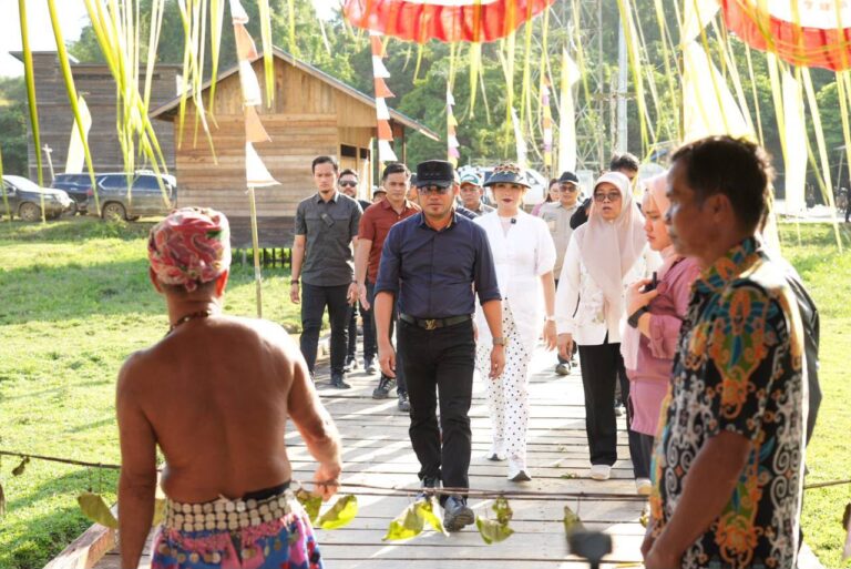 Jalan Menuju Gerunggung Mulai Dibangun Tahun Depan, Gubernur Pastikan Desa Terpencil Tak Ditinggalkan