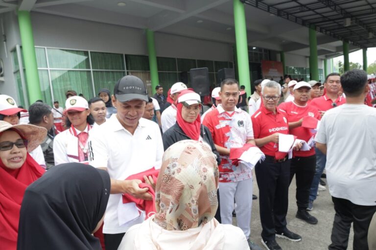 4.047 Bendera Dibagikan di Kaltim, Kesbangpol Ajak Warga Kibarkan Merah Putih