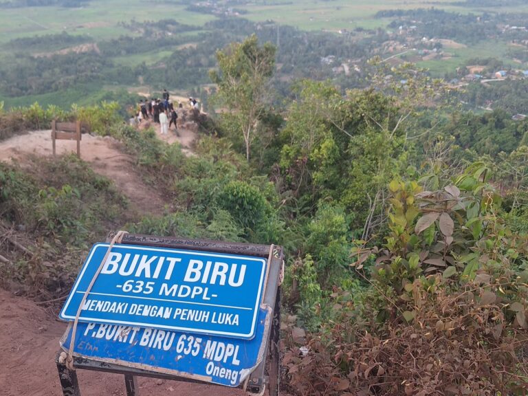 Menukar Lelah dengan Sunrise dan Sunset di Puncak Bukit Biru Tenggarong