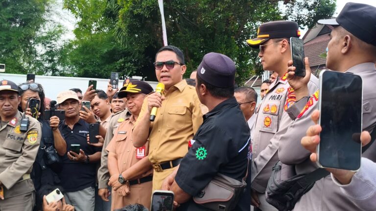 Andi Harun Ungkap Antrean BBM Subsidi Diduga Diperjualbelikan Rp100-150 Ribu