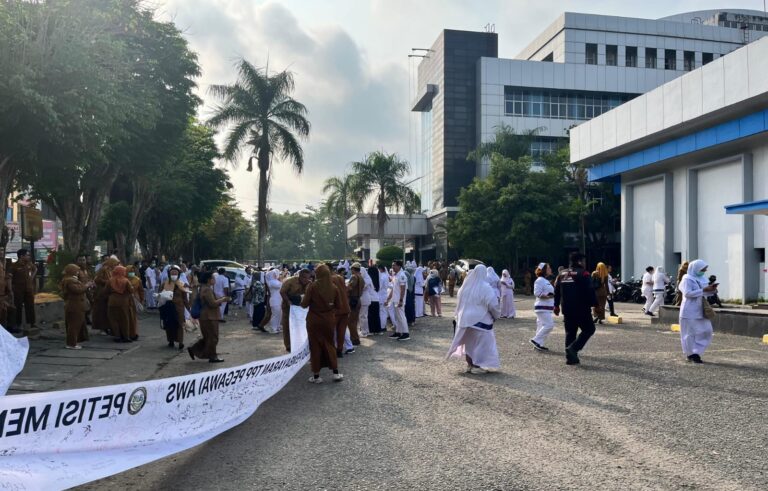 TPP Belum Dibayar, Ratusan Pegawai RSUD AWS Teken Petisi Tuntut Pencairan