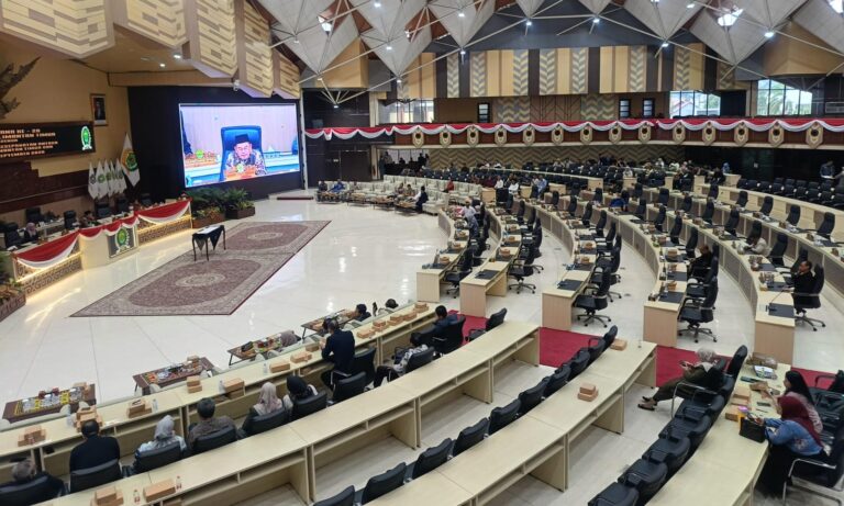 Kuorum Rapat KUA-PPAS Kaltim Dipersoalkan, 15 Anggota Hadir Daring
