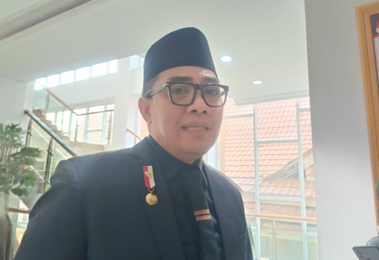 Warga Kukar Protes Sodetan, Andi Harun Hentikan Pekerjaan Sementara Sodetan KM 2