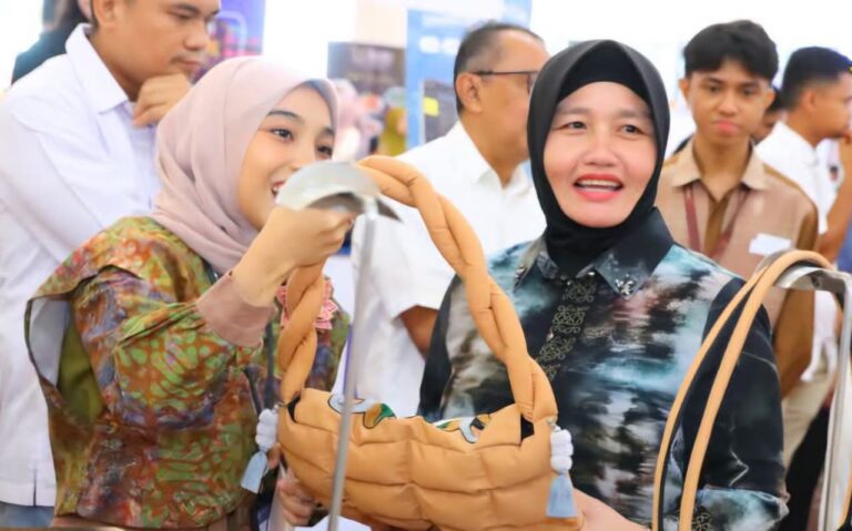 Neneng Tekankan Efisiensi dan Digitalisasi, Literasi Keuangan Jadi Kunci Kemandirian Warga